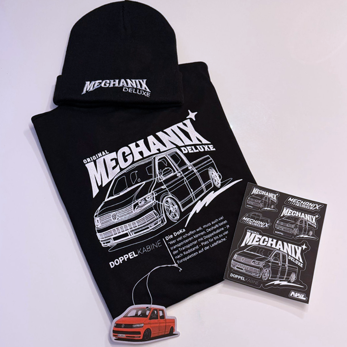 DoKa Deluxe Bundle | Mütze, Shirt, Duftbäume & Stickerbogen